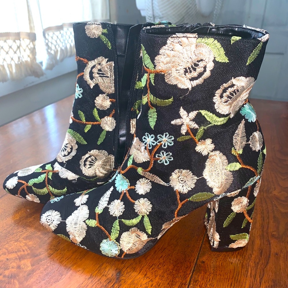 Embroidery Boots